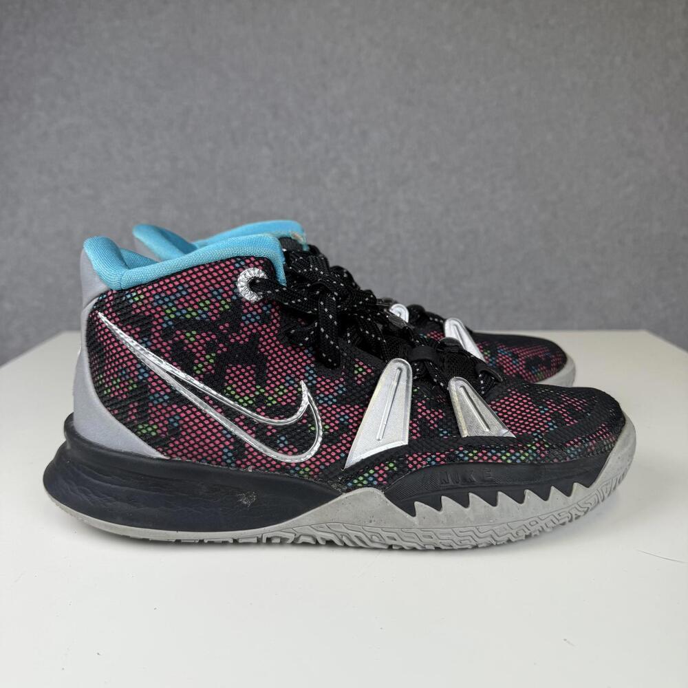 Nike Kyrie 7 Mid Pixel Camo Grade School Youth Size 4.5Y Women's 6